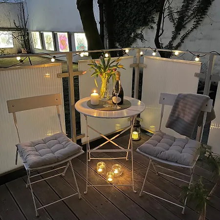 Cozy With Secret Garden Apartma