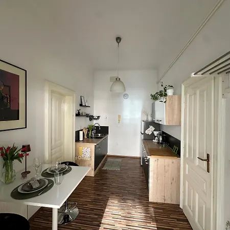 Cozy With Secret Garden Apartment Laibach